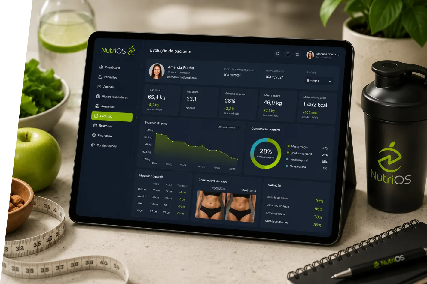 Painel de evolução do paciente do NutriOS aberto em um tablet sobre a mesa.